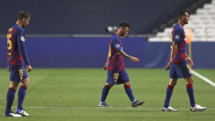 Hotel Lionel Messi Cs Digeruduk Fans, Riuh Umpatan dan Caci Maki
