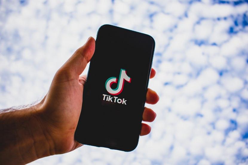Microsoft Tertarik Beli Unit Bisnis TikTok di Inggris