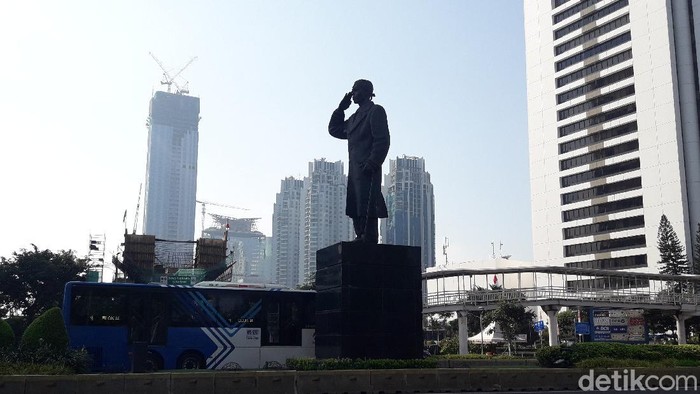 Warga: Patung Jenderal Sudirman Akan Dipasangi Masker Patokannya dari Mana?