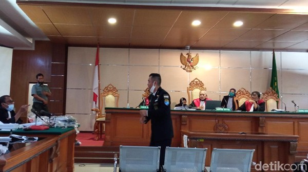 Narasi Petinggi Sunda Empire di Persidangan Bikin Geleng-geleng Kepala