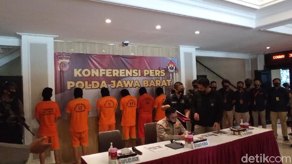 Perusakan Poster Rizieq di Balik Kasus Molotov ke Markas PIDP Bogor