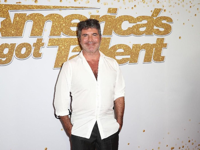 Simon Cowell Nyaris Lumpuh, Kenapa?