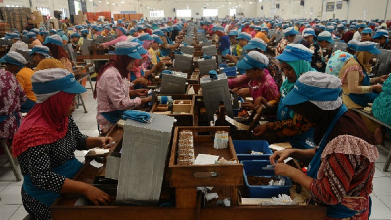 Omnibus Law Disahkan, Begini Nasib Kontrak Kerja Para Buruh