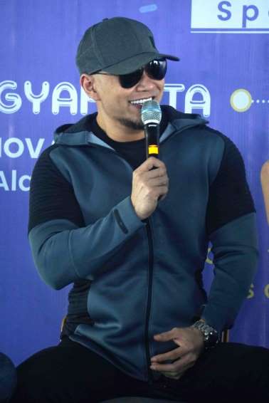 Takut Tergoda, Deddy Corbuzier Blok Akun Instagram Rossa